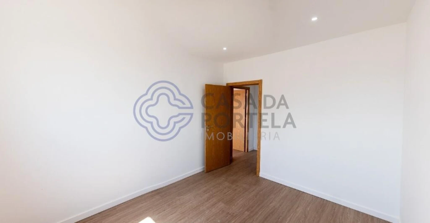 Apartamento T3 para Venda em O. Azeméis, Riba-Ul, Ul, Macinhata Seixa, Madail Foto 9