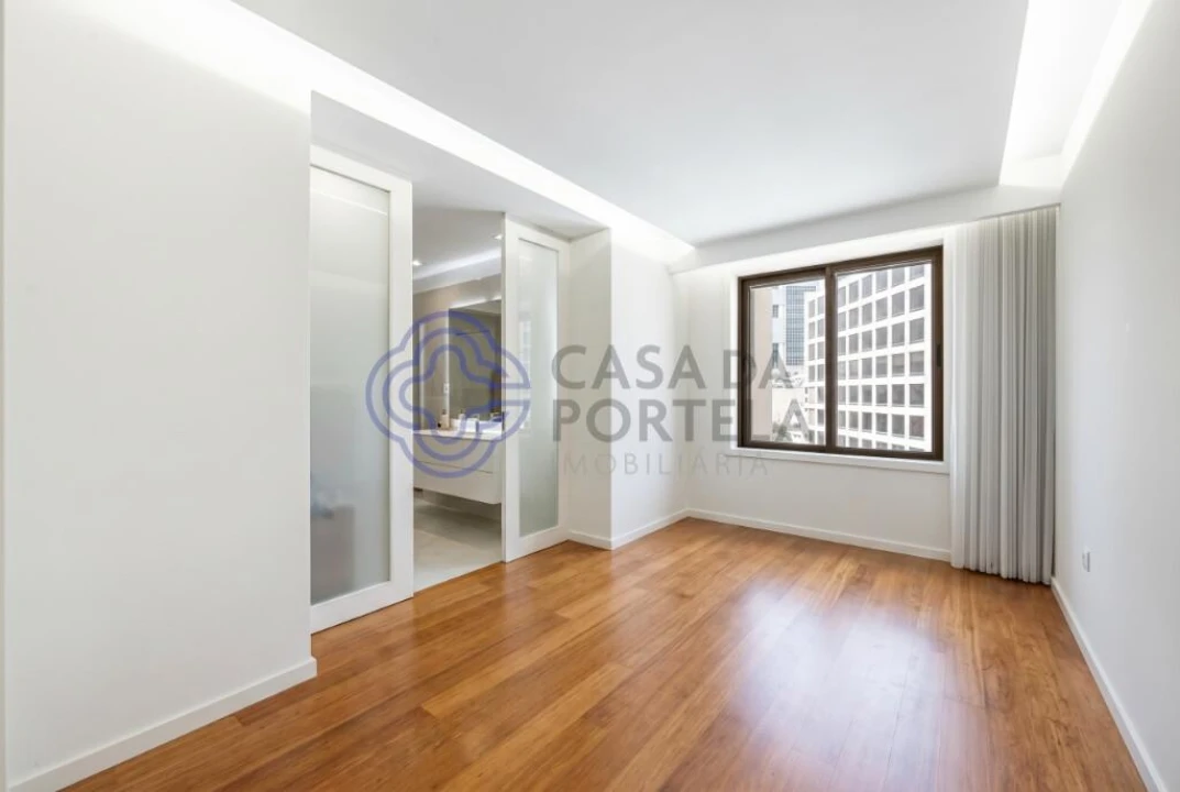 Apartamento T2 para Arrendamento em Lordelo do Ouro e Massarelos Foto 6