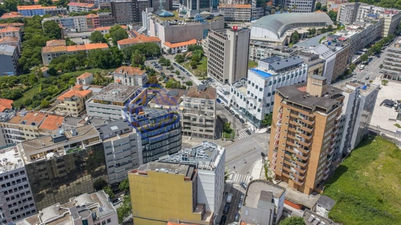 Apartamento T2 para Arrendamento em Lordelo do Ouro e Massarelos Foto 17