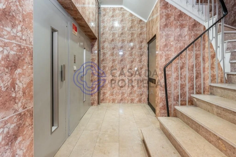 Apartamento T2 para Arrendamento em Lordelo do Ouro e Massarelos Foto 14