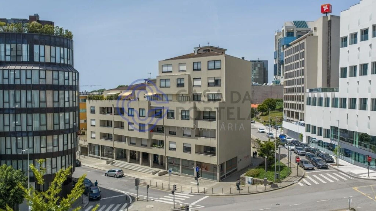 Apartamento T2 para Arrendamento em Lordelo do Ouro e Massarelos Foto 16