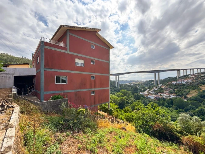Moradia T5 para Venda em Ceira Foto 23