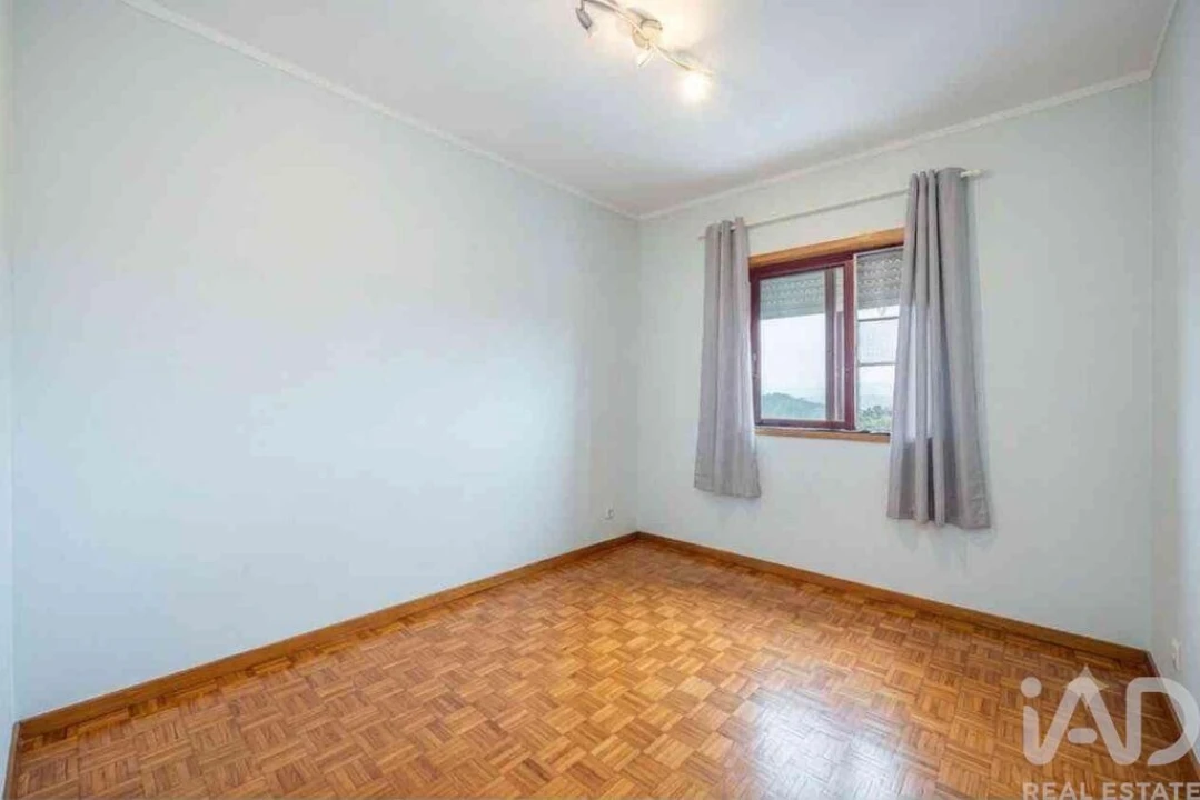 Apartamento T3 para Venda em Vilar de Andorinho Foto 11