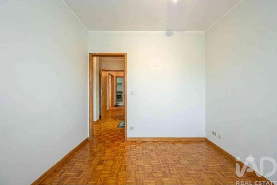 Apartamento T3 para Venda em Vilar de Andorinho Foto 6