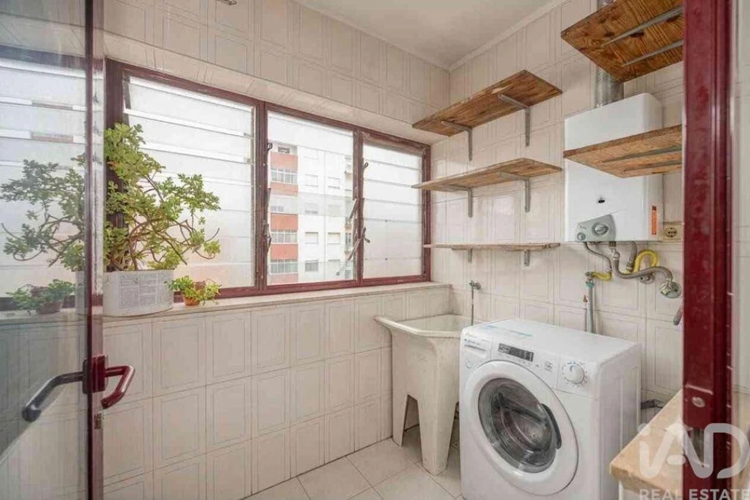 Apartamento T3 para Venda em Vilar de Andorinho Foto 3