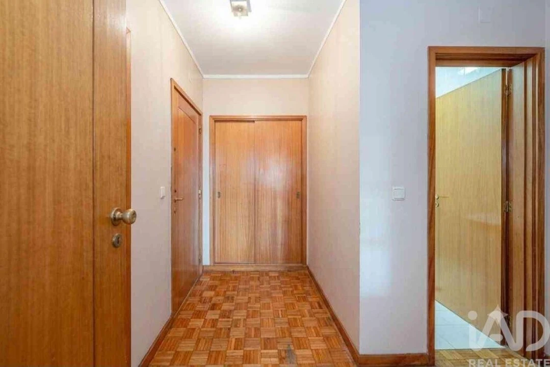 Apartamento T3 para Venda em Vilar de Andorinho Foto 5