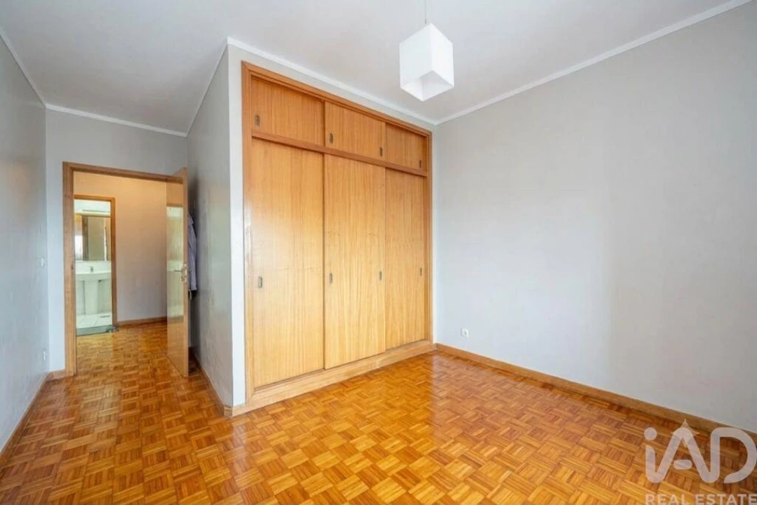 Apartamento T3 para Venda em Vilar de Andorinho Foto 12