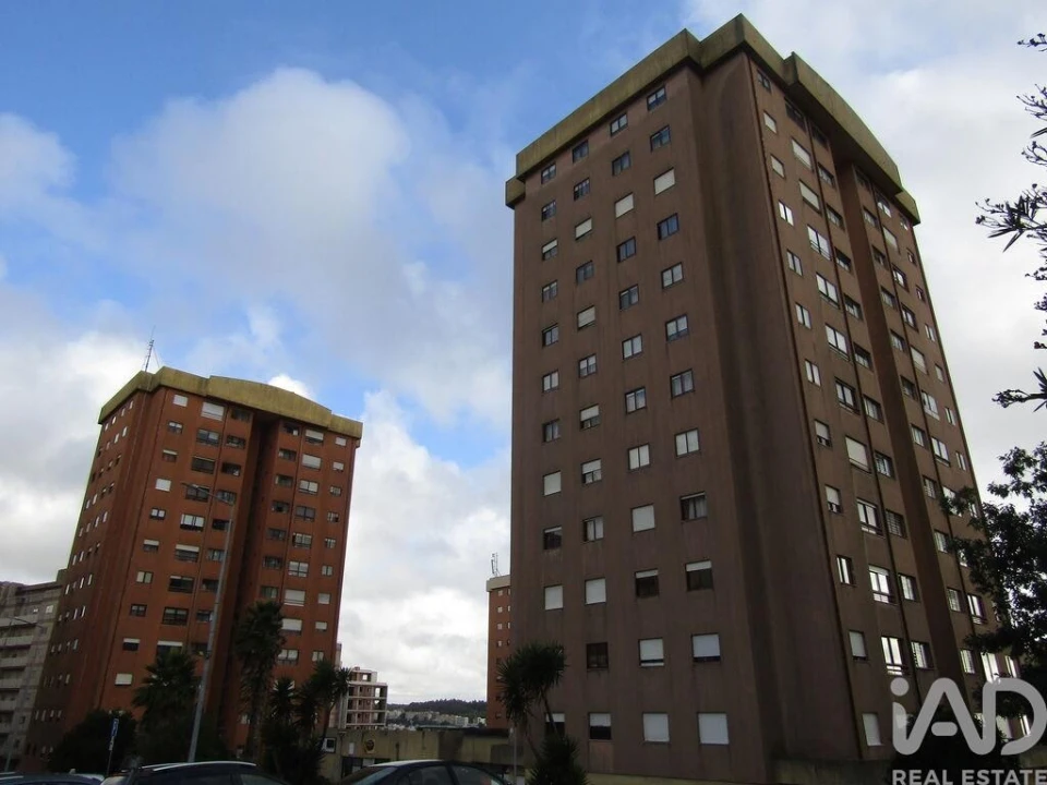 Apartamento T3 para Venda em Vilar de Andorinho Foto 1