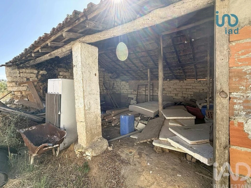 Moradia T2 para Venda em São Sebastião Foto 5