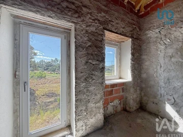 Moradia T2 para Venda em São Sebastião