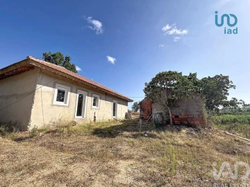 Moradia T2 para Venda em São Sebastião