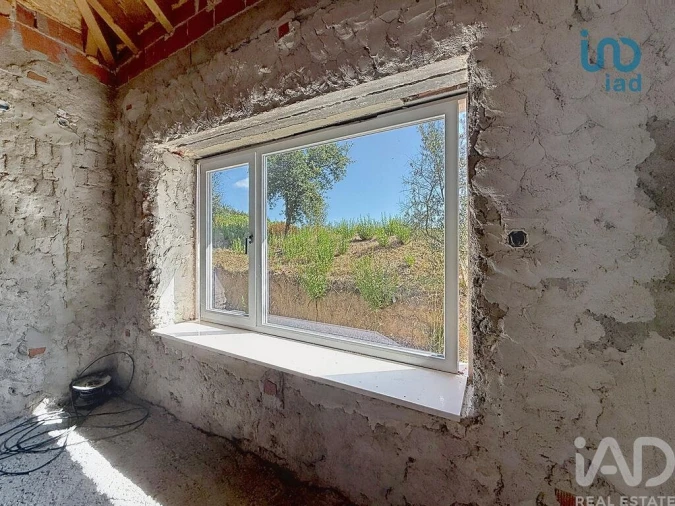 Moradia T2 para Venda em São Sebastião Foto 6