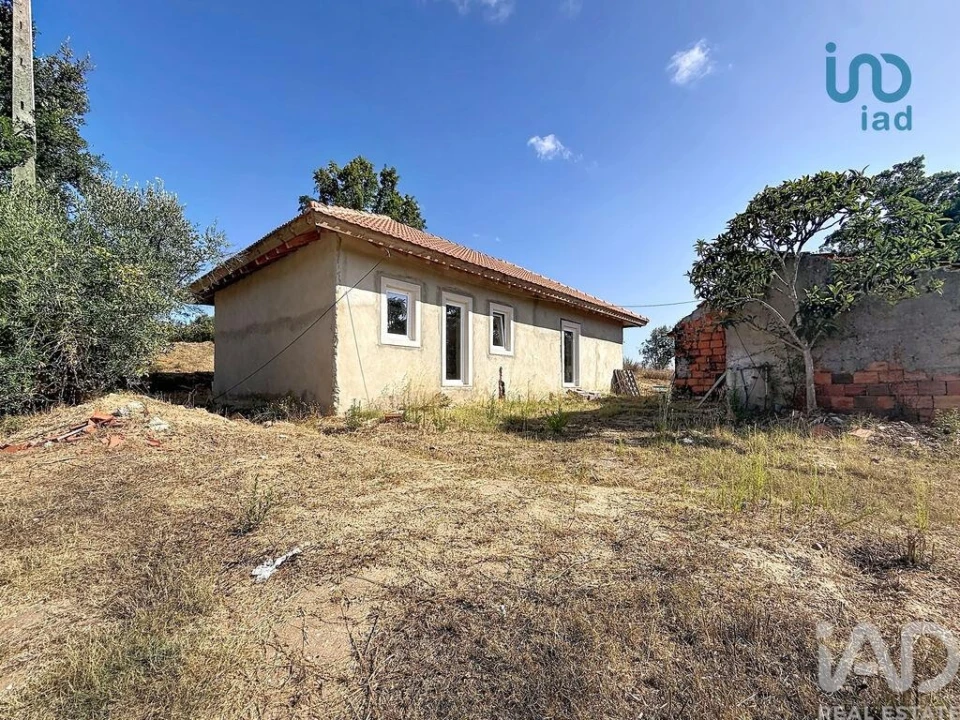 Moradia T2 para Venda em São Sebastião Foto 1