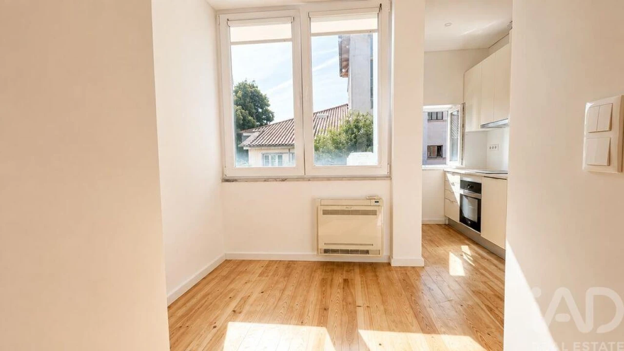 Apartamento T1 para Arrendamento em Campo de Ourique Foto 2