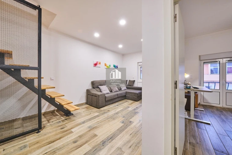 Apartamento T3 para Venda em Almada, Cova da Piedade, Pragal e Cacilhas Foto 2