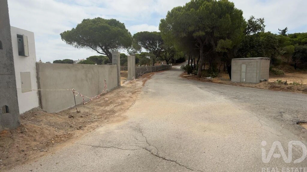 Terreno para Venda em Quarteira Foto 2