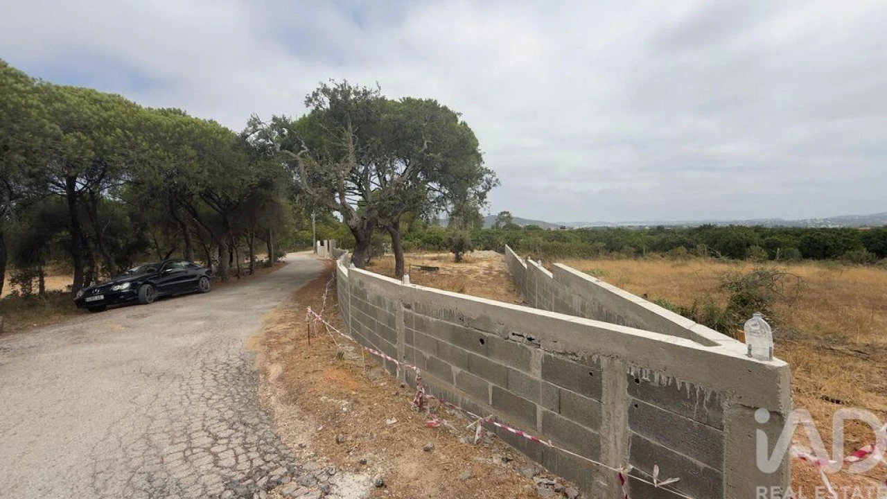 Terreno para Venda em Quarteira Foto 12