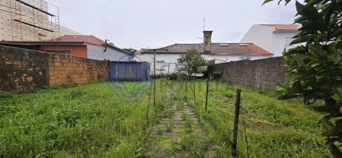 Moradia T3 para Venda em Darque Foto 20