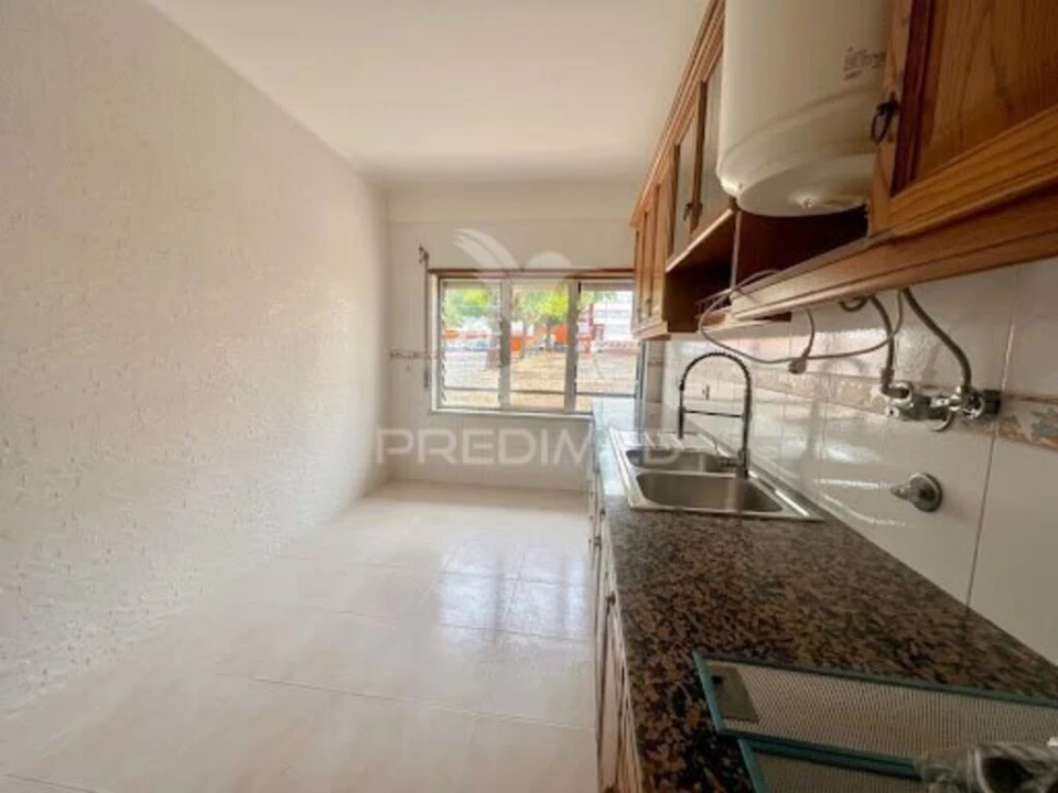 Apartamento T3 para Venda em Moita Foto 3