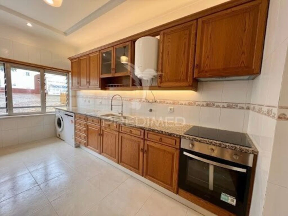 Apartamento T3 para Venda em Moita Foto 1