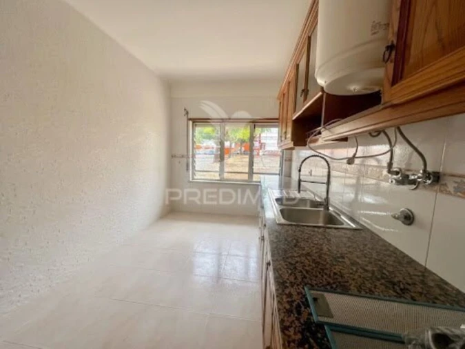 Apartamento T3 para Venda em Moita Foto 3