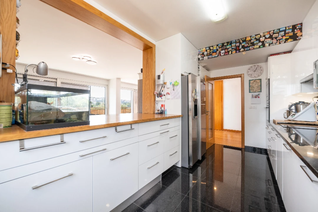 Apartamento T4 para Venda em Santo Antonio dos Olivais Foto 9