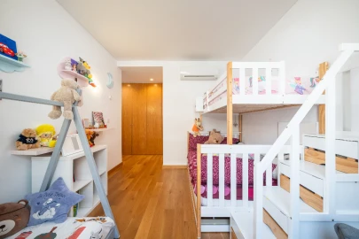 Apartamento T4 para Venda em Santo Antonio dos Olivais