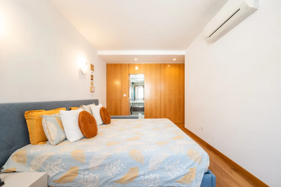 Apartamento T4 para Venda em Santo Antonio dos Olivais Foto 22