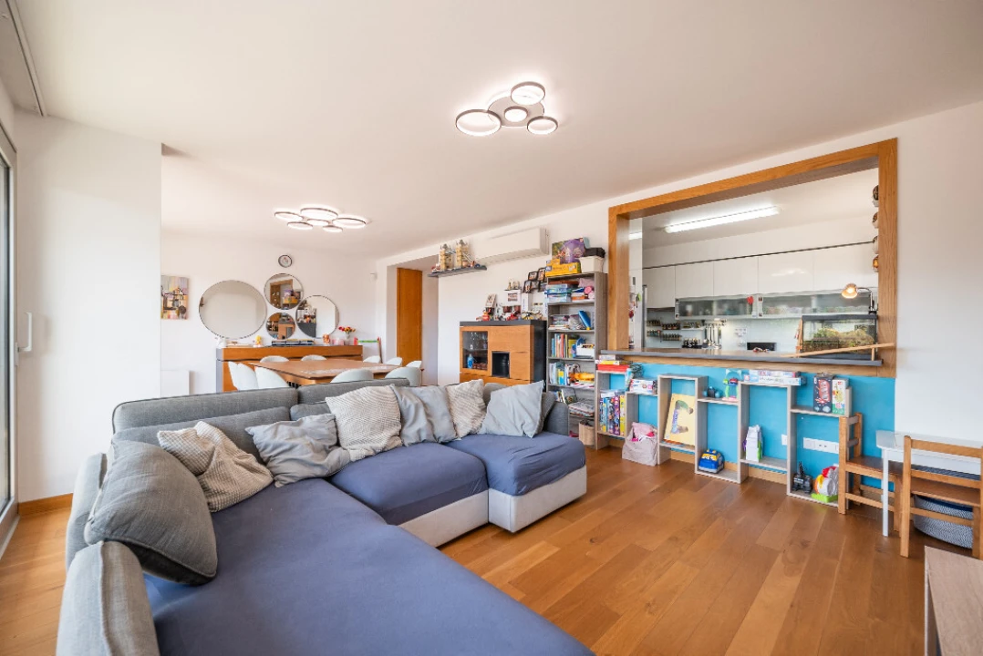 Apartamento T4 para Venda em Santo Antonio dos Olivais Foto 2