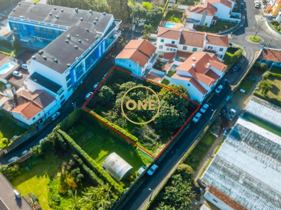 Terreno para Venda em Fajã de Baixo Foto 4