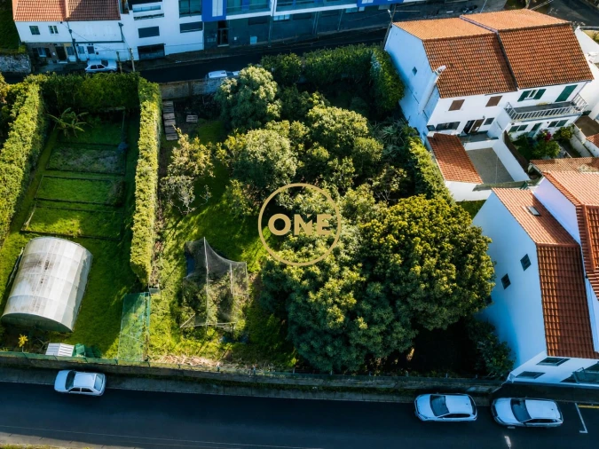 Terreno para Venda em Fajã de Baixo Foto 2