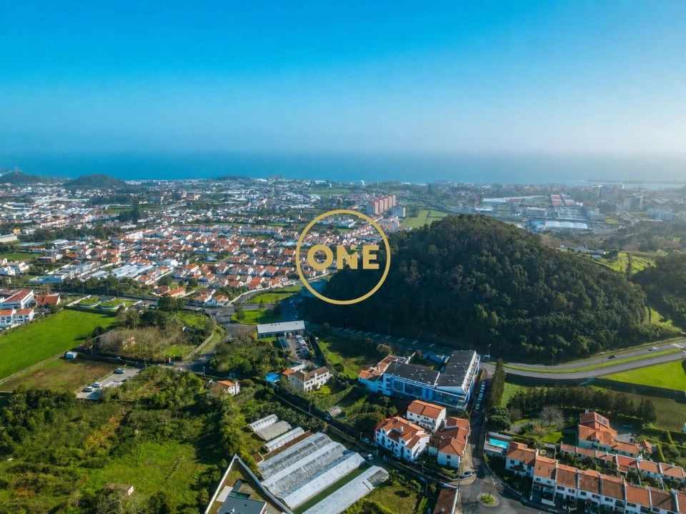 Terreno para Venda em Fajã de Baixo Foto 3