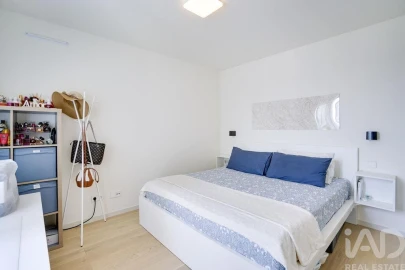 Apartamento T2 para Arrendamento em Olivais