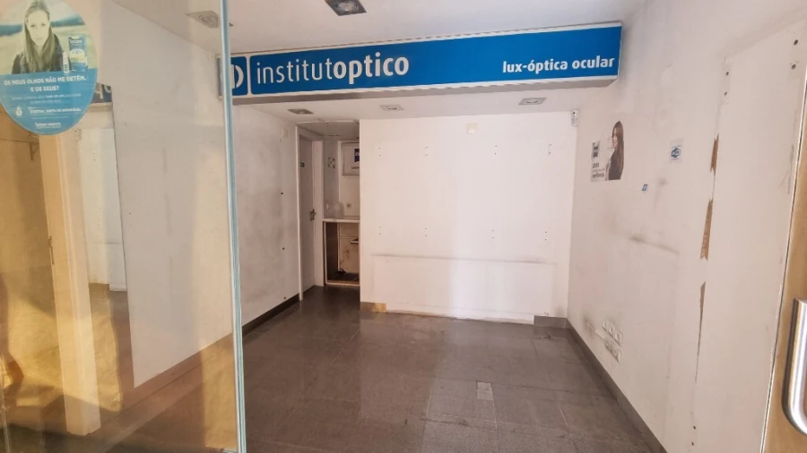 Loja para Arrendamento em Campo de Ourique Foto 4