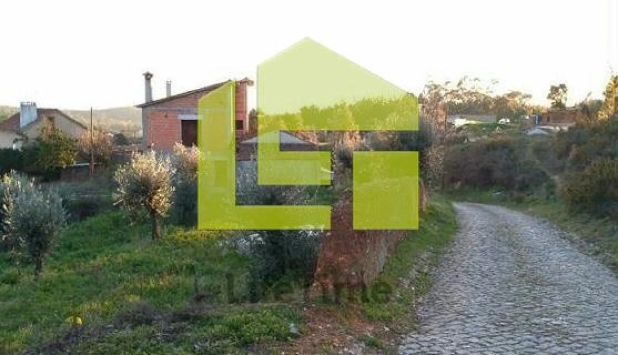 Moradia T3 para Venda em Almoster Foto 3