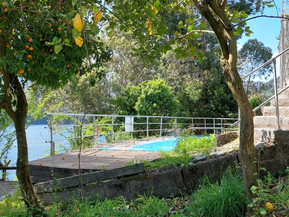 Moradia T12 para Venda em Rio Caldo Foto 40