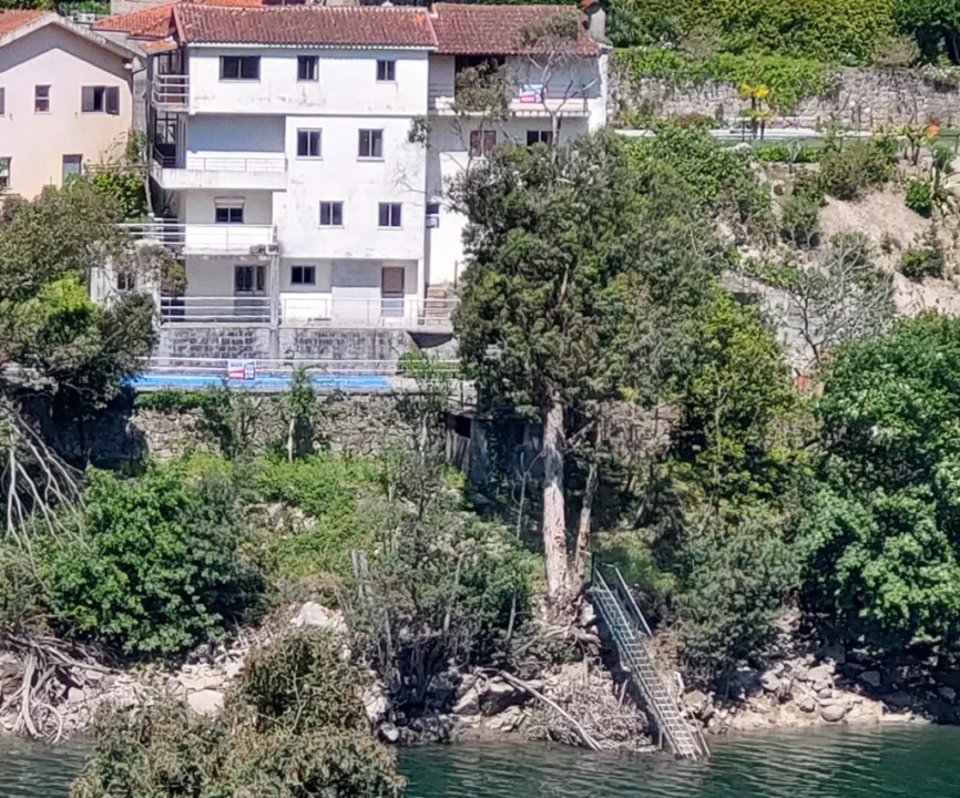 Moradia T12 para Venda em Rio Caldo Foto 2