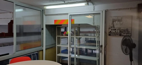 Loja para Arrendamento em Alto do Seixalinho, Santo André e Verderena