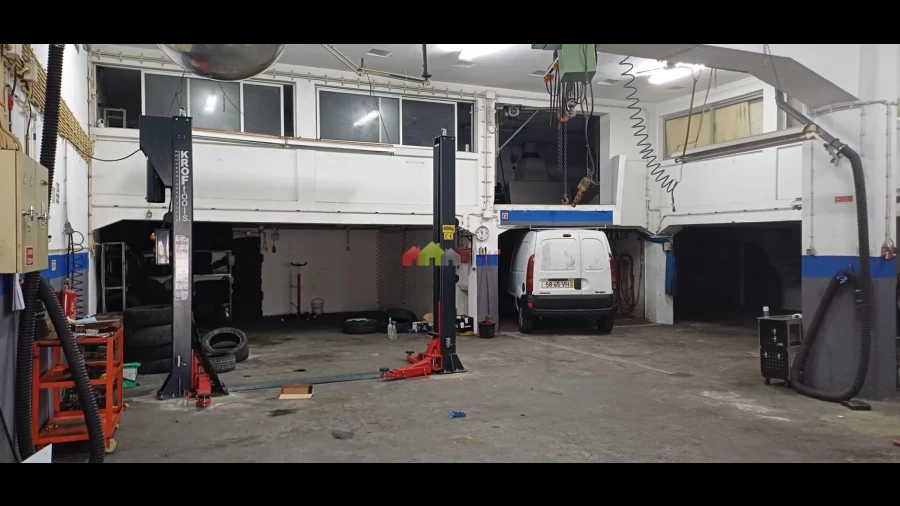 Loja para Arrendamento em Alto do Seixalinho, Santo André e Verderena