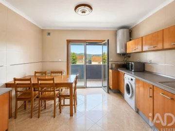 Apartamento T4 para Venda em Freixo de Espada a Cinta e Mazouco