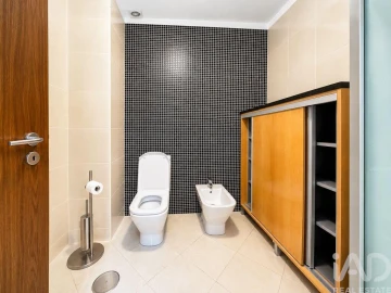 Apartamento T4 para Venda em Freixo de Espada a Cinta e Mazouco
