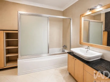 Apartamento T4 para Venda em Freixo de Espada a Cinta e Mazouco