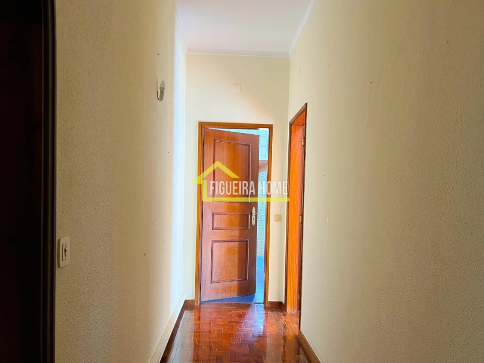 Apartamento T4 para Venda em Buarcos Foto 5