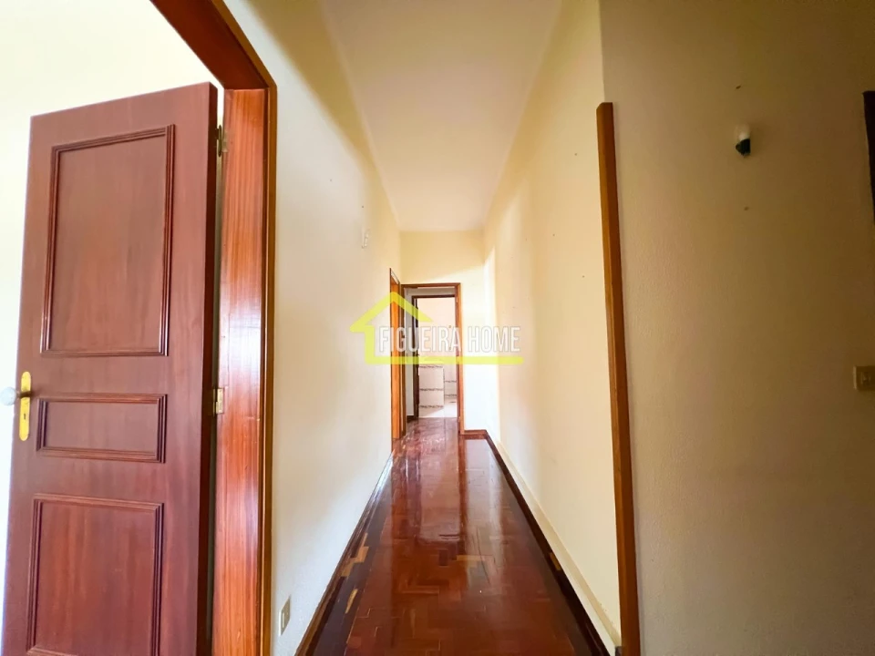 Apartamento T4 para Venda em Buarcos Foto 12