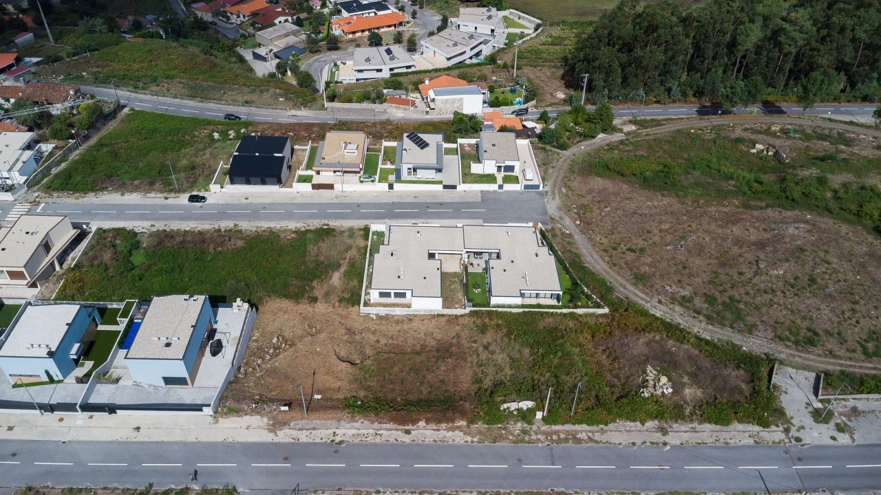 Terreno para Venda em Ruivães e Novais Foto 6