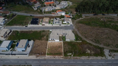 Terreno para Venda em Ruivães e Novais