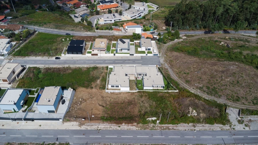 Terreno para Venda em Ruivães e Novais Foto 6