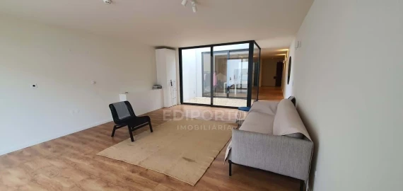 Apartamento T1 para Venda em Lordelo do Ouro e Massarelos