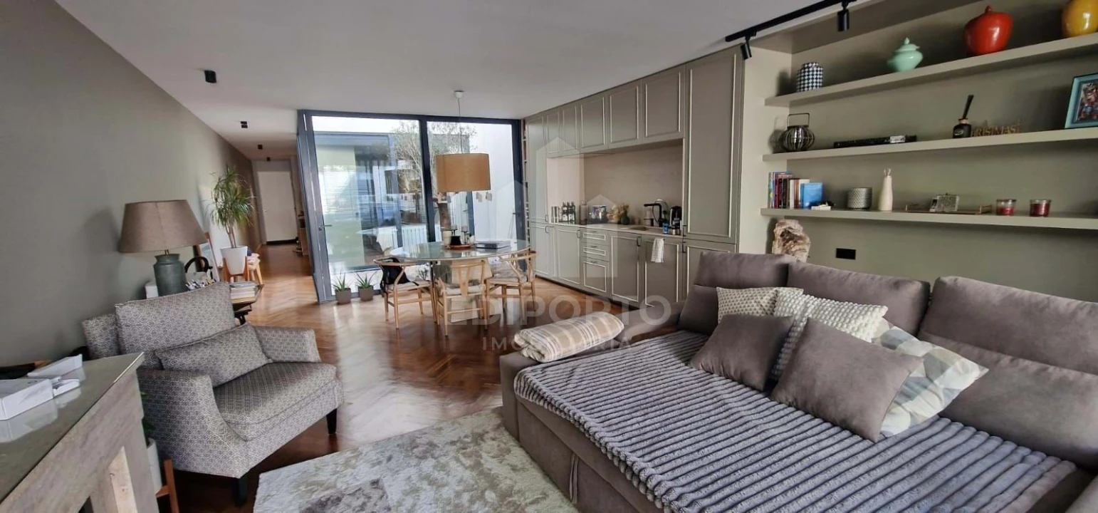 Apartamento T1 para Venda em Lordelo do Ouro e Massarelos Foto 1