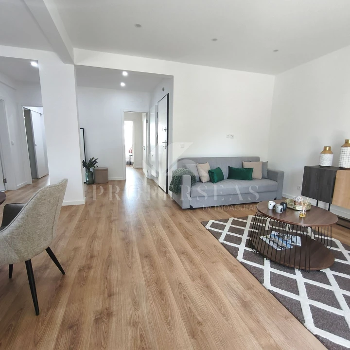 Apartamento T3 para Venda em Benfica Foto 1